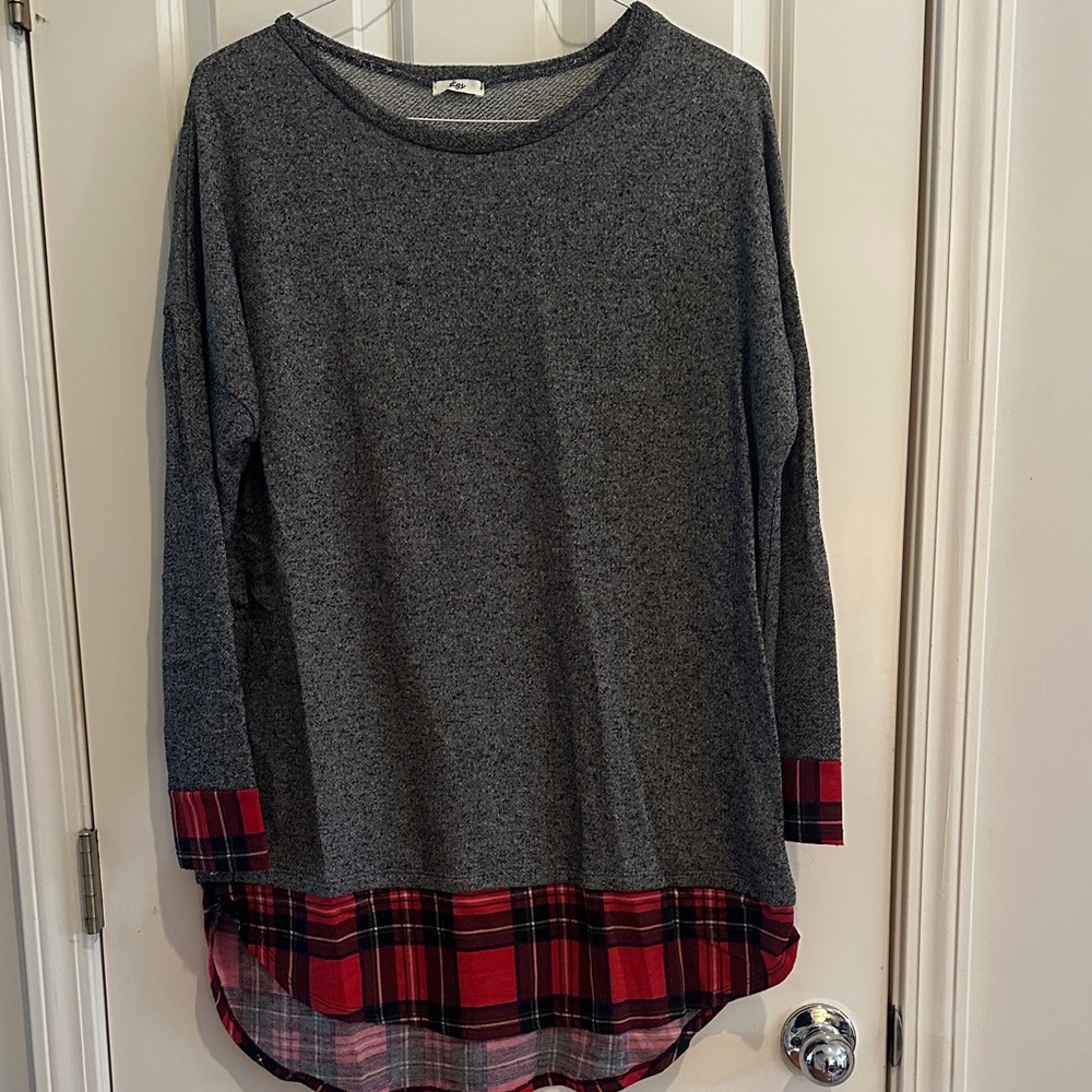 EGY Gray and Red Plaid Hem Sweater Size L